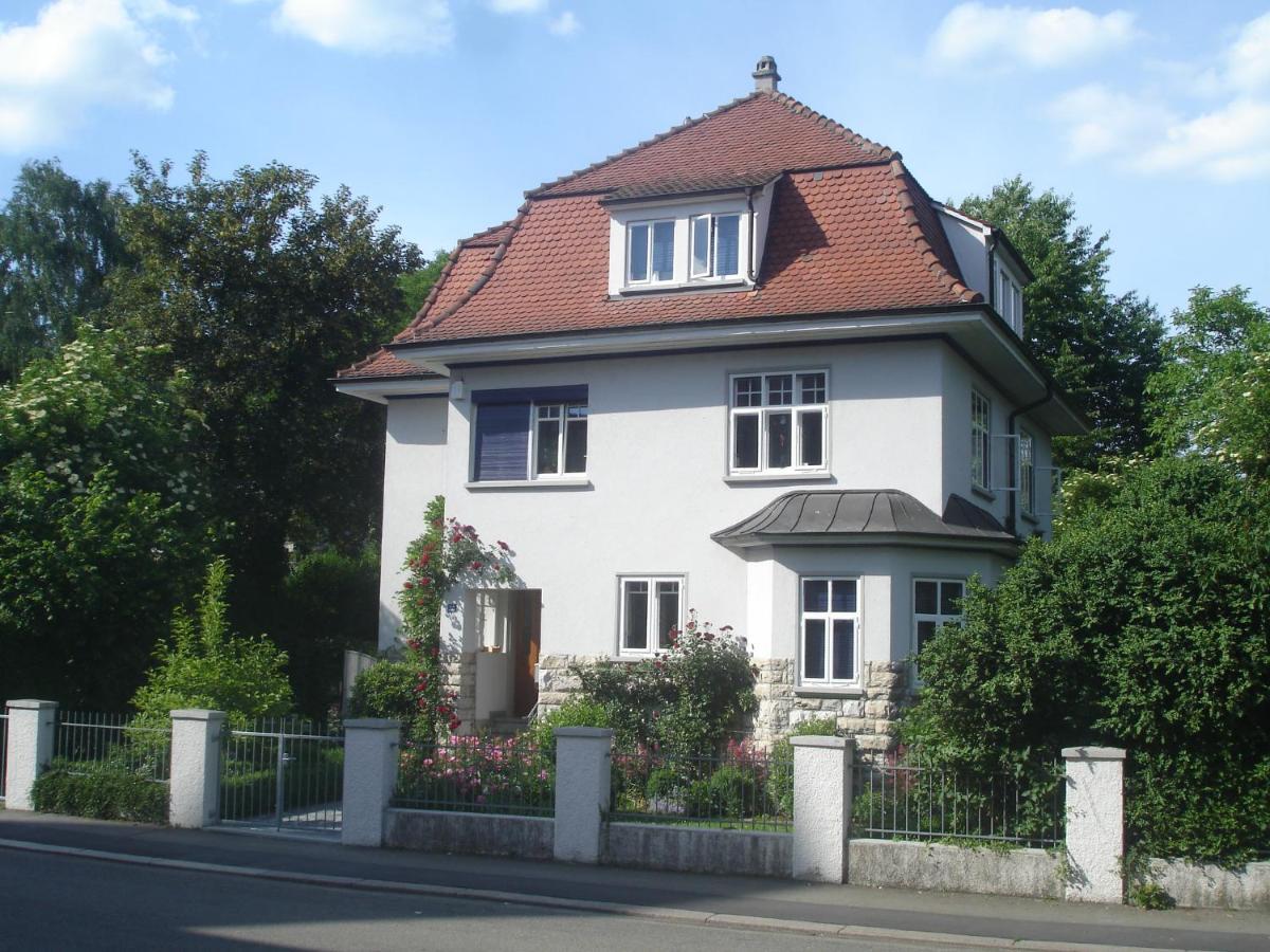 Villa Am Rosenfelspark 로라흐 외부 사진